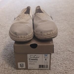 TOMS Women's Beige Mesh Espadrilles